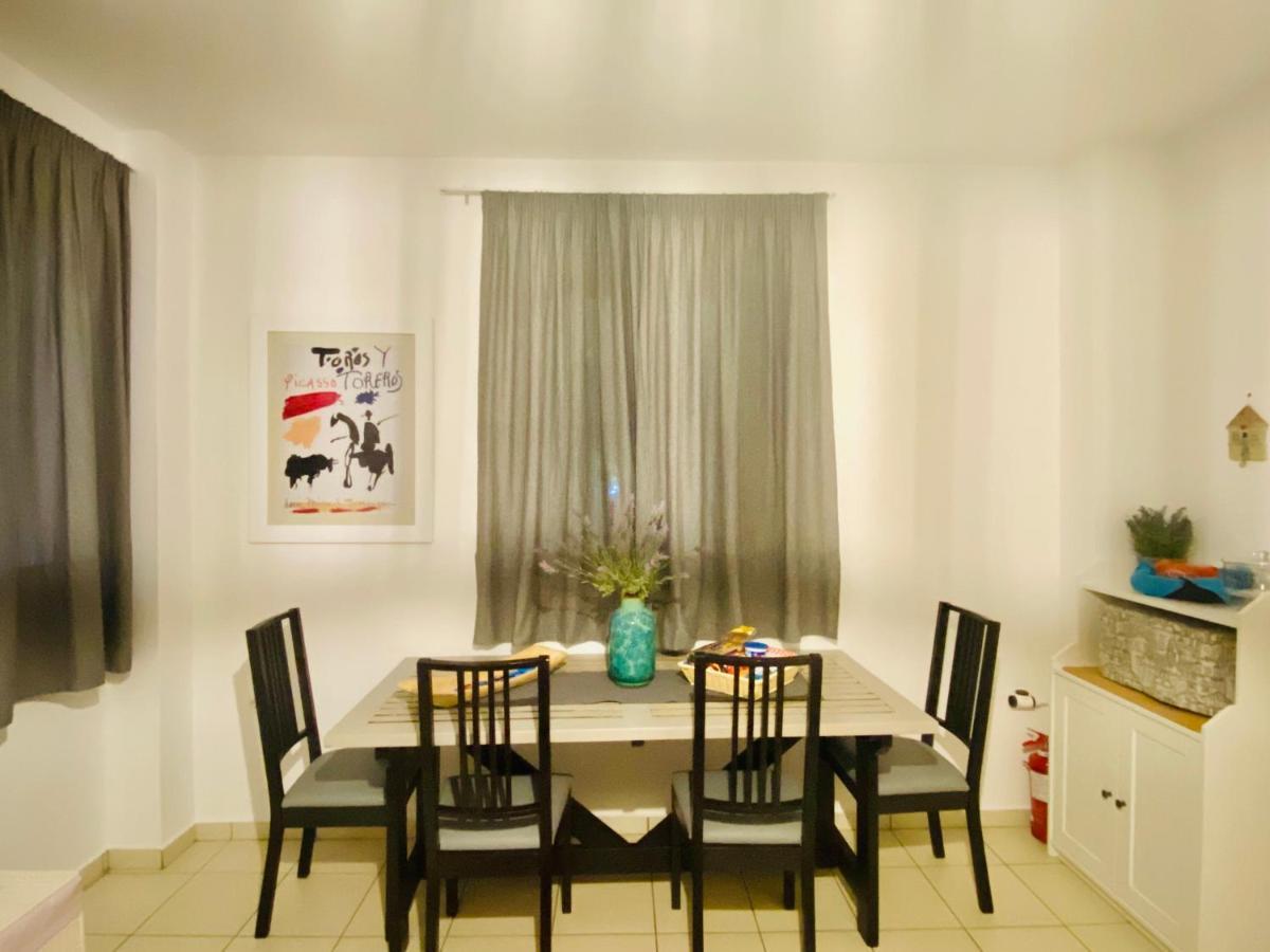 Gianna'S Apartment Central Aigio Cozy And Shining エクステリア 写真