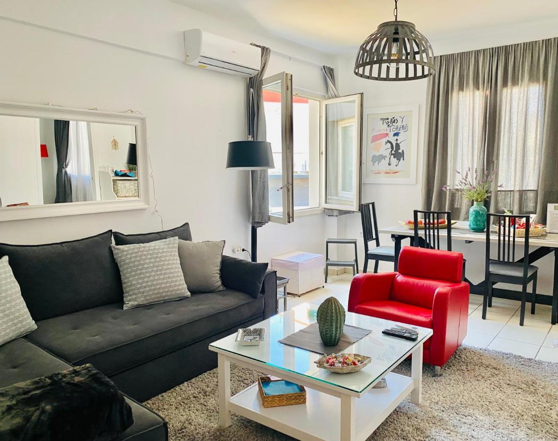 Gianna'S Apartment Central Aigio Cozy And Shining エクステリア 写真