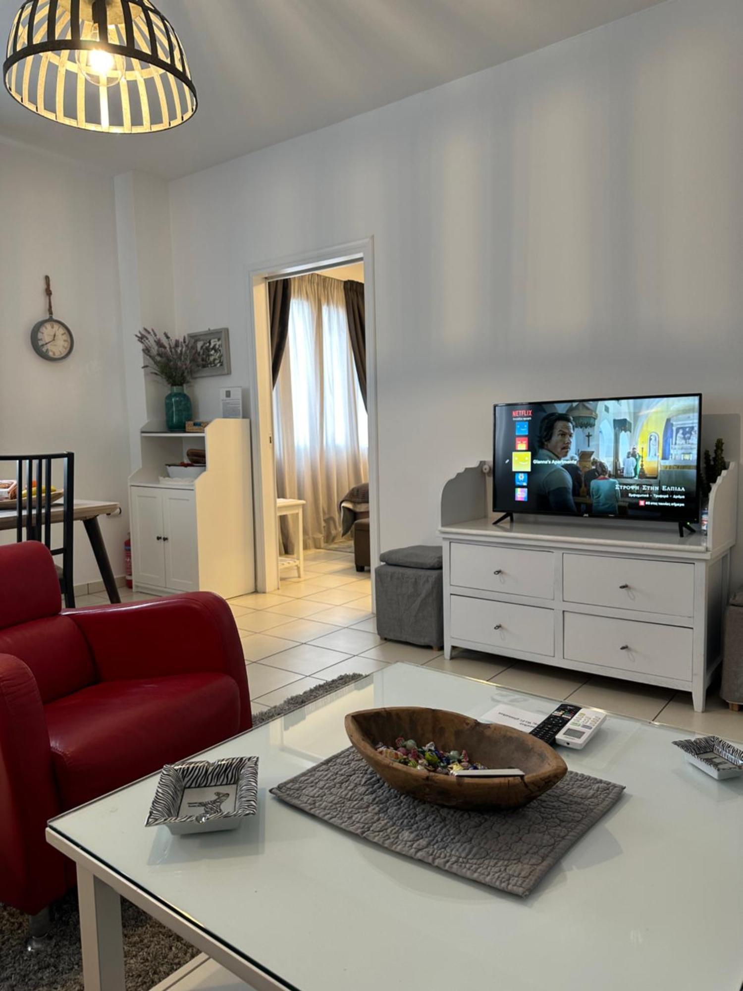 Gianna'S Apartment Central Aigio Cozy And Shining エクステリア 写真